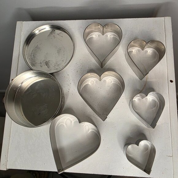 Ateco Metal Heart Cutters 6 Piece Set Cookies Sandwiches Hors d'Oeuvres - Picture 1 of 6